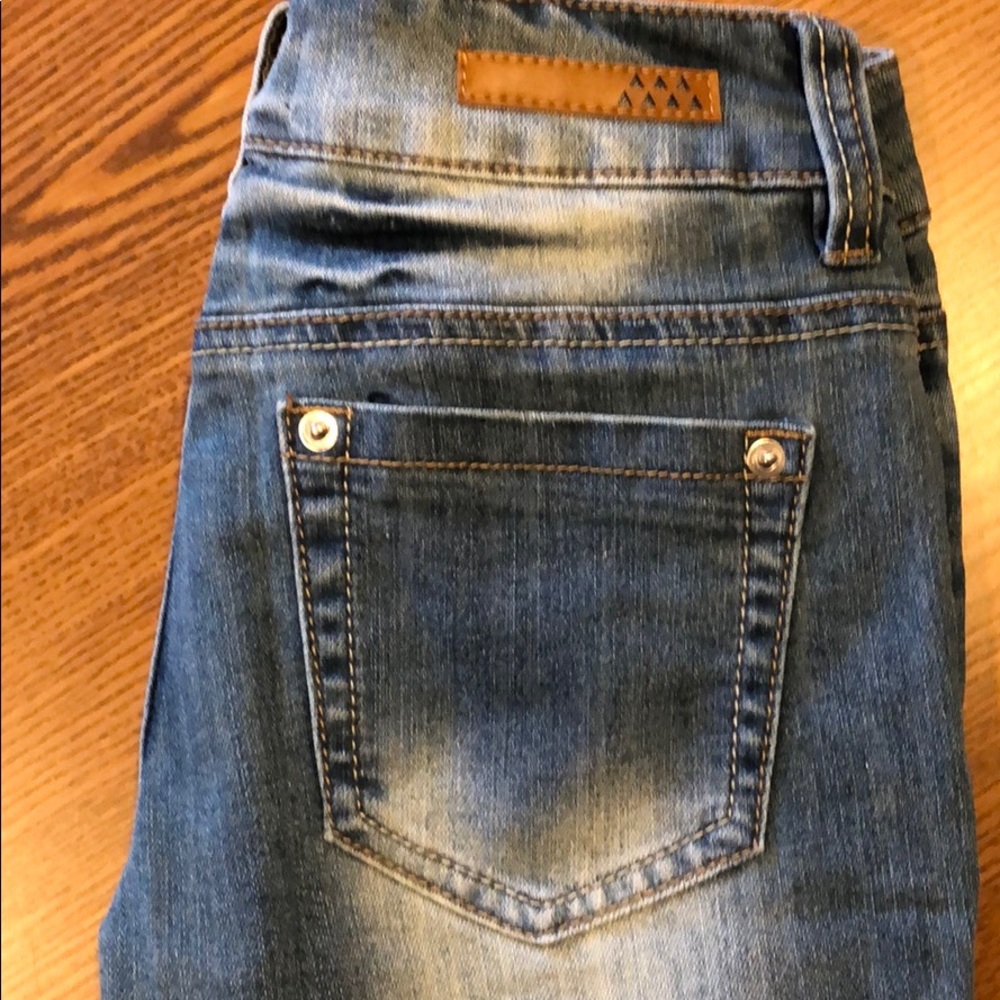 𝓓𝓸𝓛𝓛𝓱𝓸𝓾𝓢𝓮 𝓭𝓲𝓢𝓽𝓻𝓮𝓢𝓢𝓮𝓭 𝓢𝓴𝓲𝓷𝓷𝔂 𝓳𝓮𝓪𝓷𝓢 𝓢𝓲𝔃𝓮 3 - Picture 2 of 7